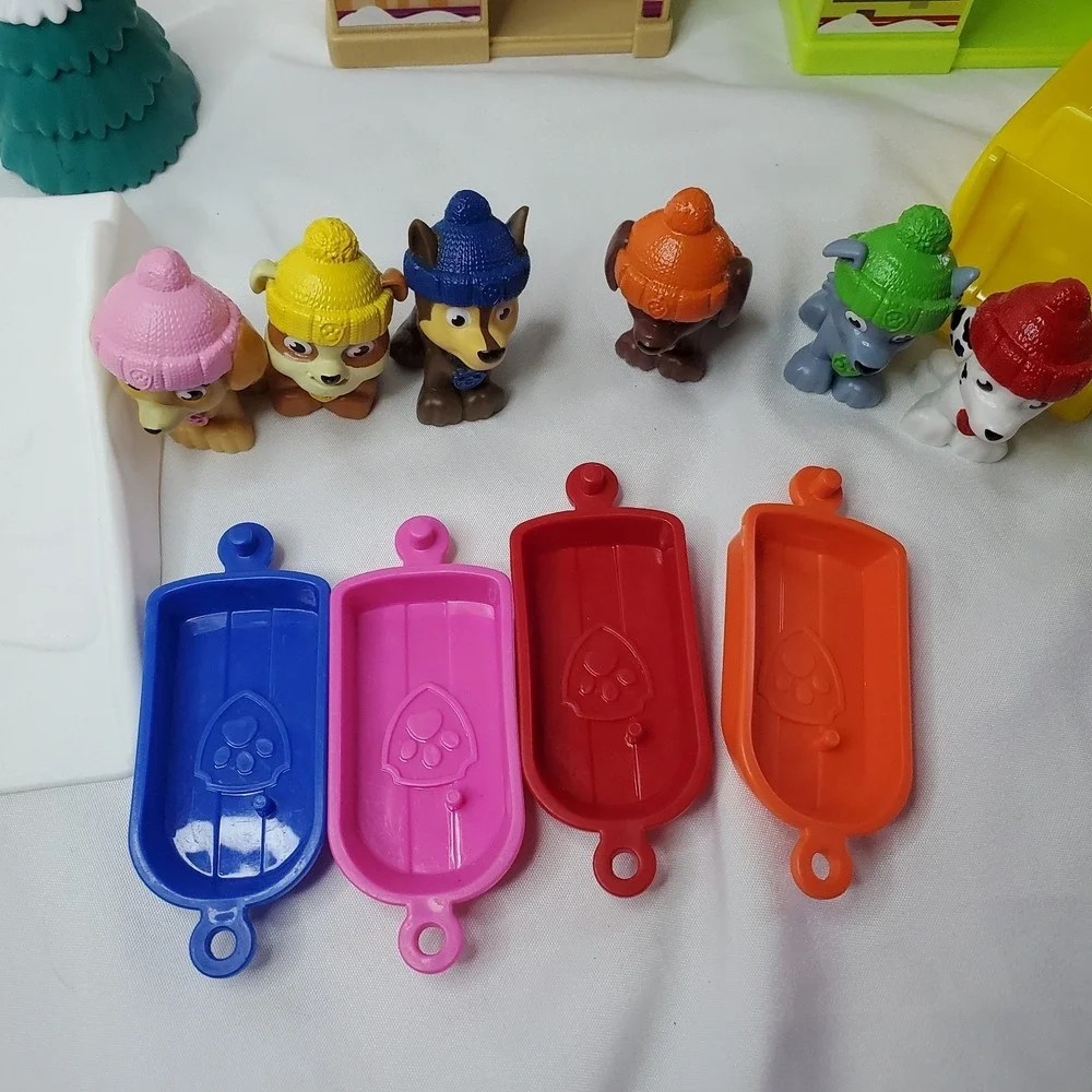 Paw Patrol Winter‎ Rescue Playset Arctic Snow Sled Figures Snowboard
